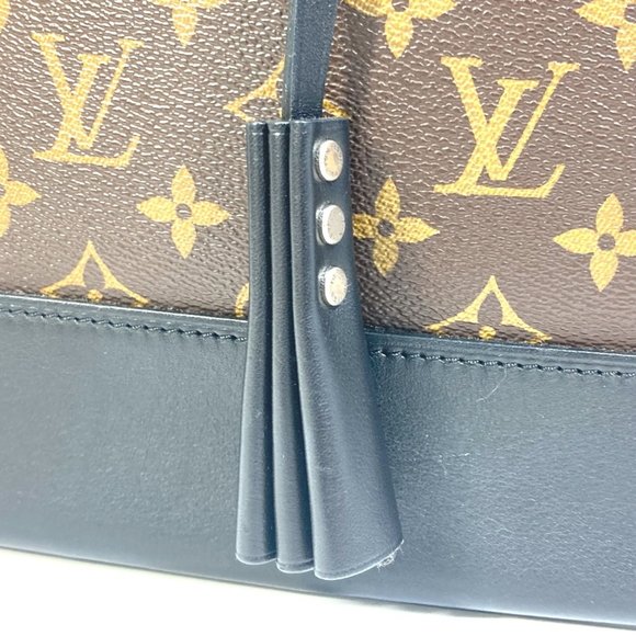 LOUIS VUITTON Black Monogram Canvas Shoulder Bag - Picture 5 of 16